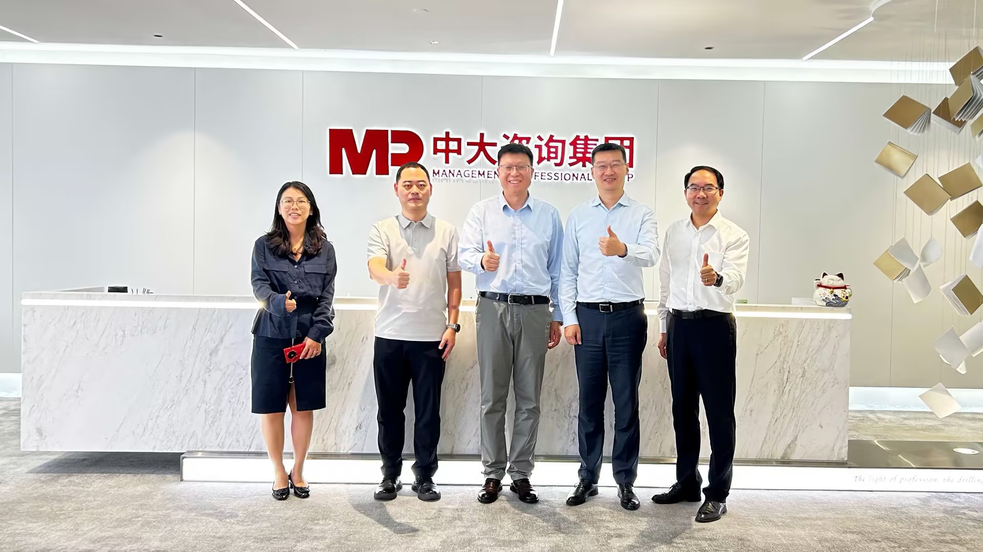 巴航工业、南方航空代表来访中大咨询考察交流,共探航空市场和产业发展新路径 巴航工业、南方航空代表来访中大咨询考察交流,共探航空市场和产业发展新路径