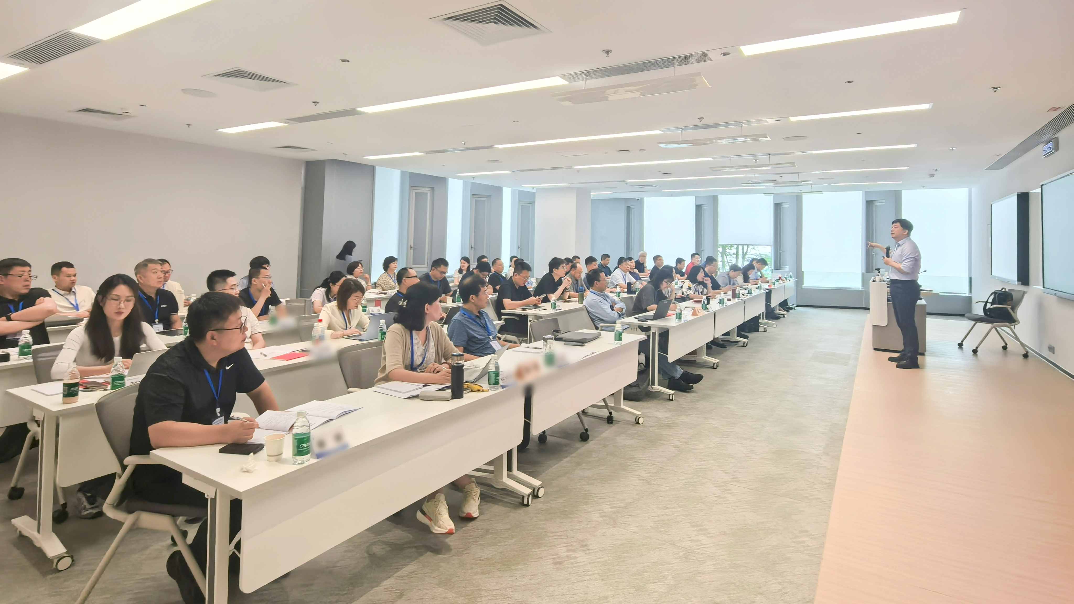 赋能科技创新战略,中大咨询受邀为北京国资系统、成都光明光电作专题授课 赋能科技创新战略,中大咨询受邀为北京国资系统、成都光明光电作专题授课