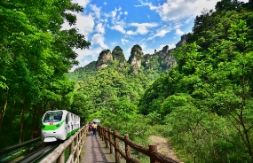 湖南某知名上市旅游集团战略项目沟通报道