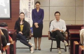 中国烟草某市级卷烟厂精英员工，孜孜不倦学习商务接待礼仪
